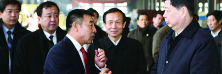 山東省委書記、省人大常委會(huì)主任姜異康等領(lǐng)導(dǎo)來景津視察